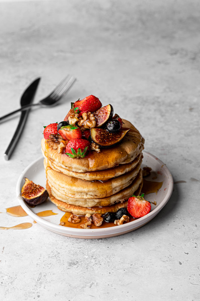 Fig Straberry Pancakes with Honey